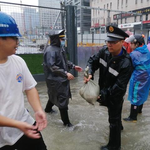 杭州暴雨最新消息来了,城区多处积水,气象台发布红色预警 杭州暴雨最新消息来了,城区多处积水,气象台发布红色预警